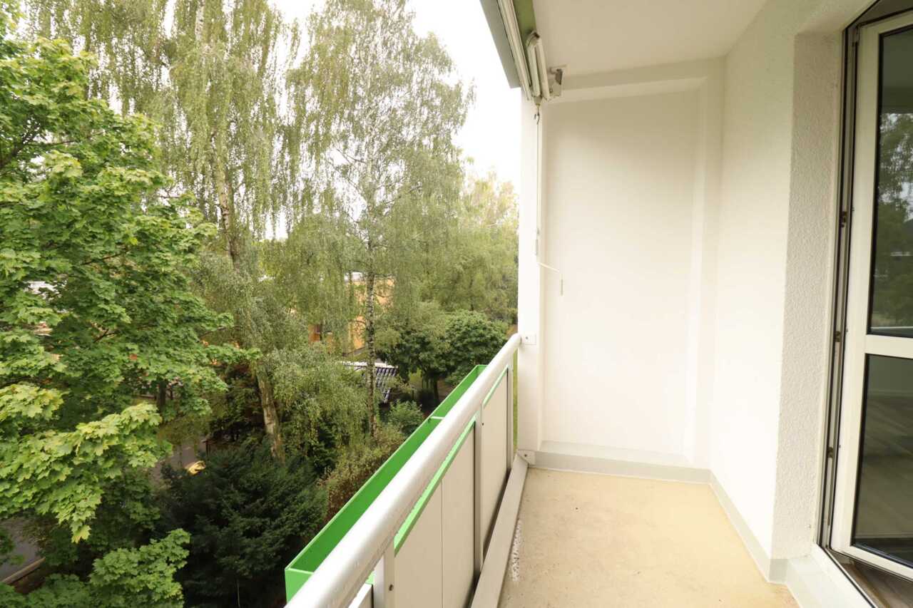 Helle 3-Raumwohnung mit Süd-Balkon und Wanne