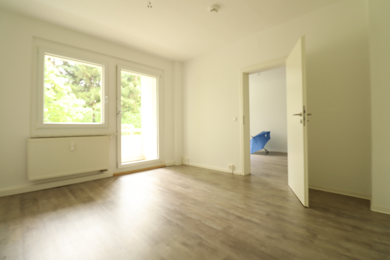 2-Raumwohnung mit Wanne und Balkon